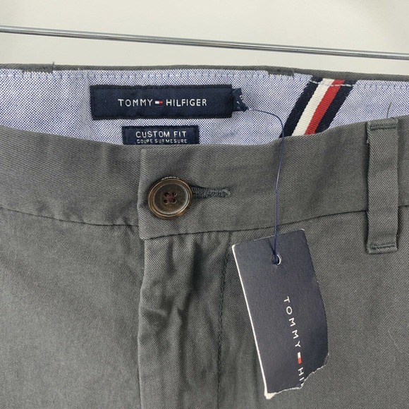Tommy Hilfiger 40x30 Gray Custom Fit Chino Pants - Picture 4 of 8